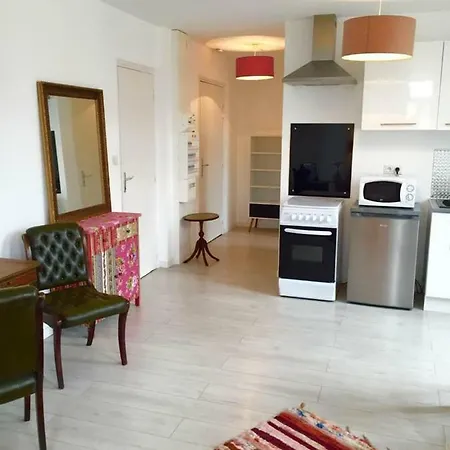 A La Mer Apartment